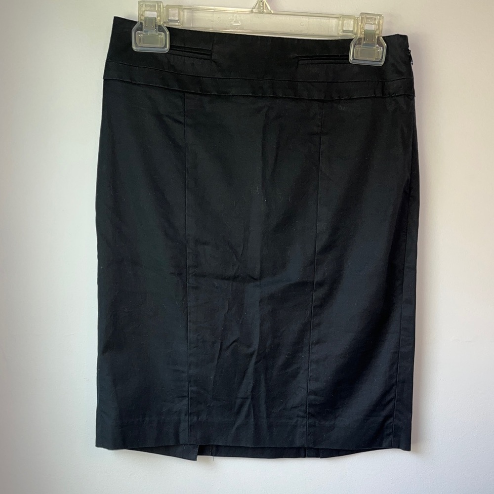 🏷️ 2/$20 LOFT Double Vented Black Pencil Skirt